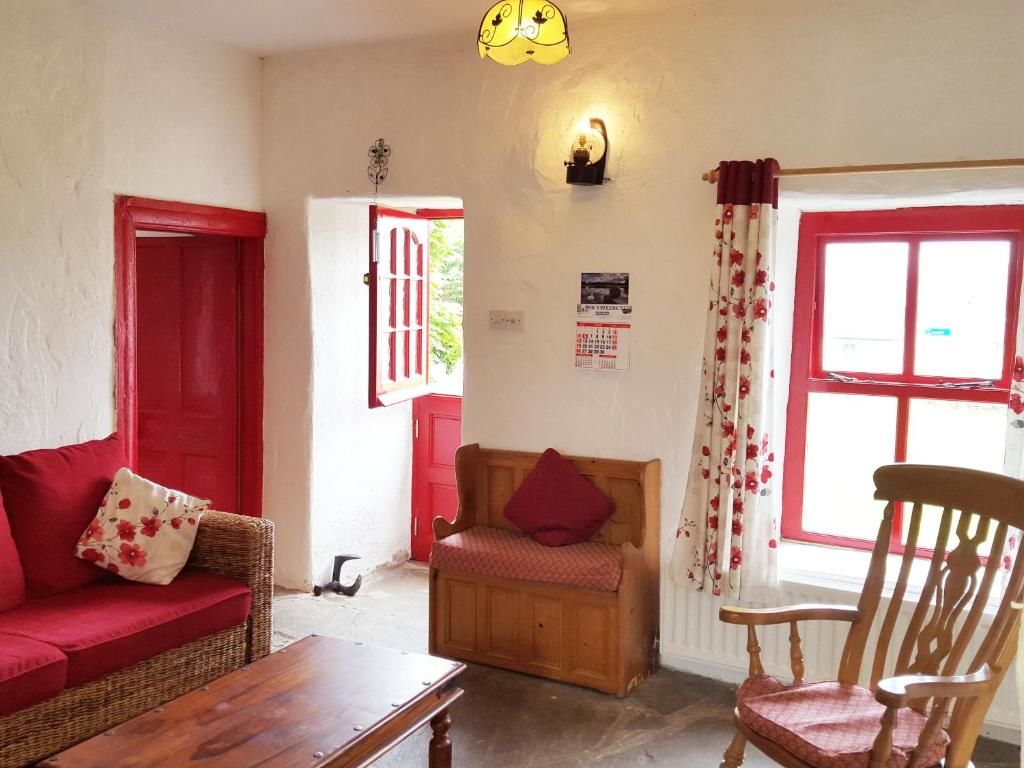 Дома для отпуска Self Catering Donegal - Teac Chondai Thatched Cottage Loughanure-34