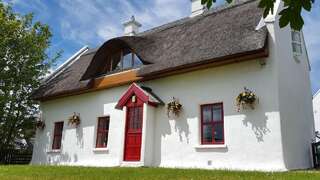 Дома для отпуска Self Catering Donegal - Teac Chondai Thatched Cottage Loughanure Дом для отпуска-2