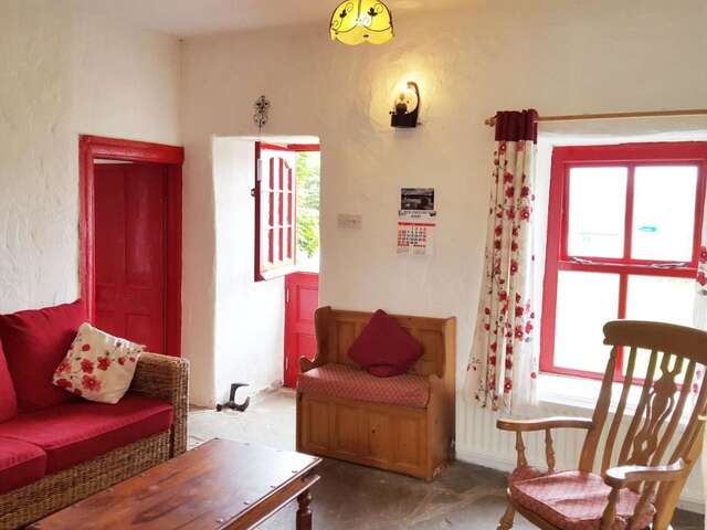 Дома для отпуска Self Catering Donegal - Teac Chondai Thatched Cottage Loughanure-10